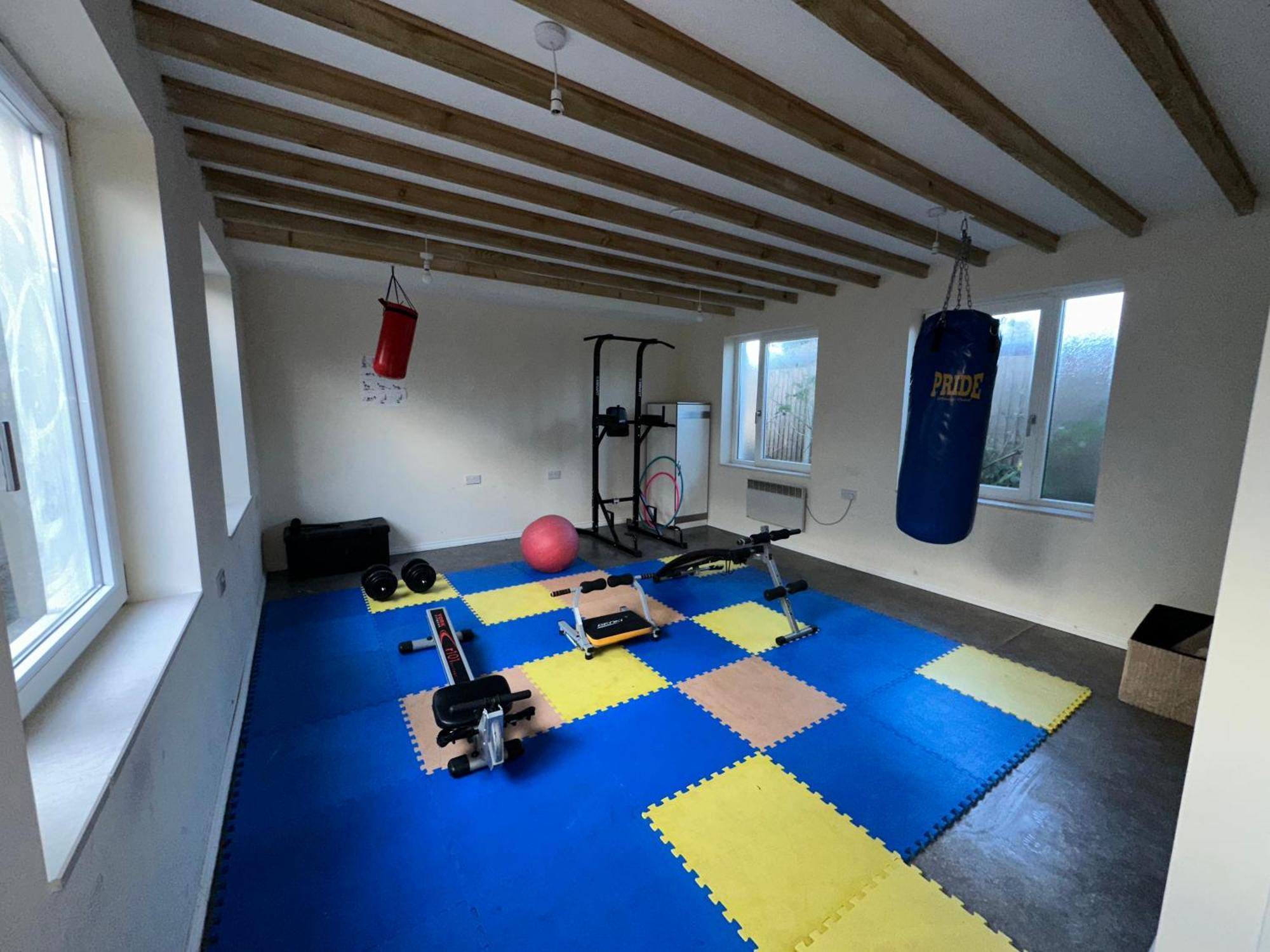 North London Spacious: 7-Bedroom Group Retreat with Gym Exterior photo