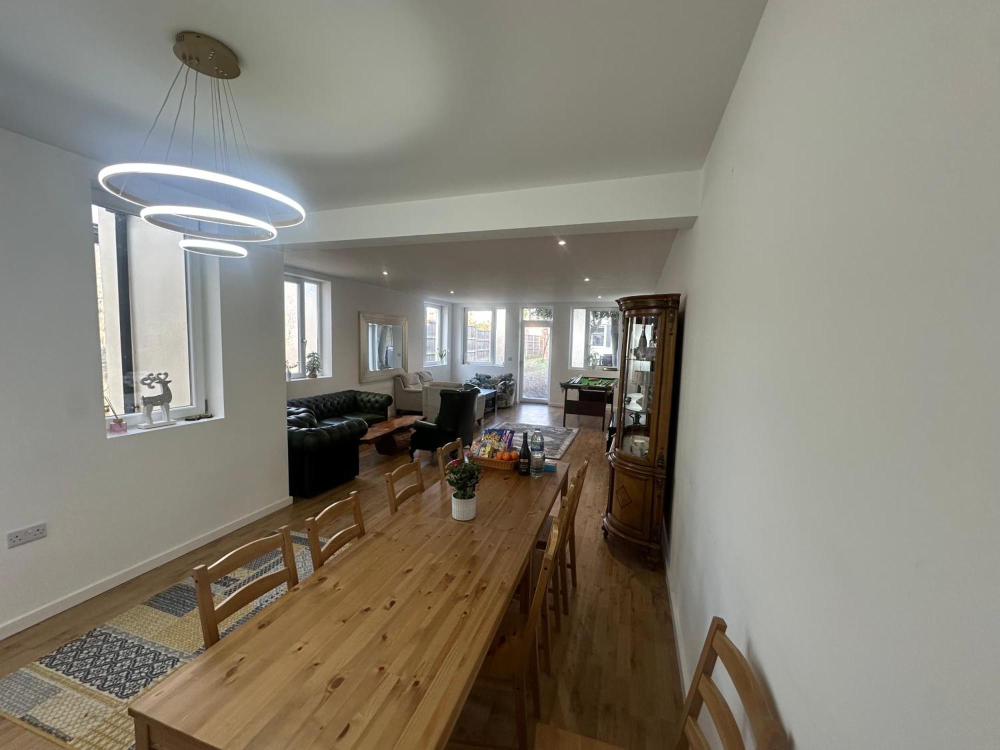 North London Spacious: 7-Bedroom Group Retreat with Gym Exterior photo