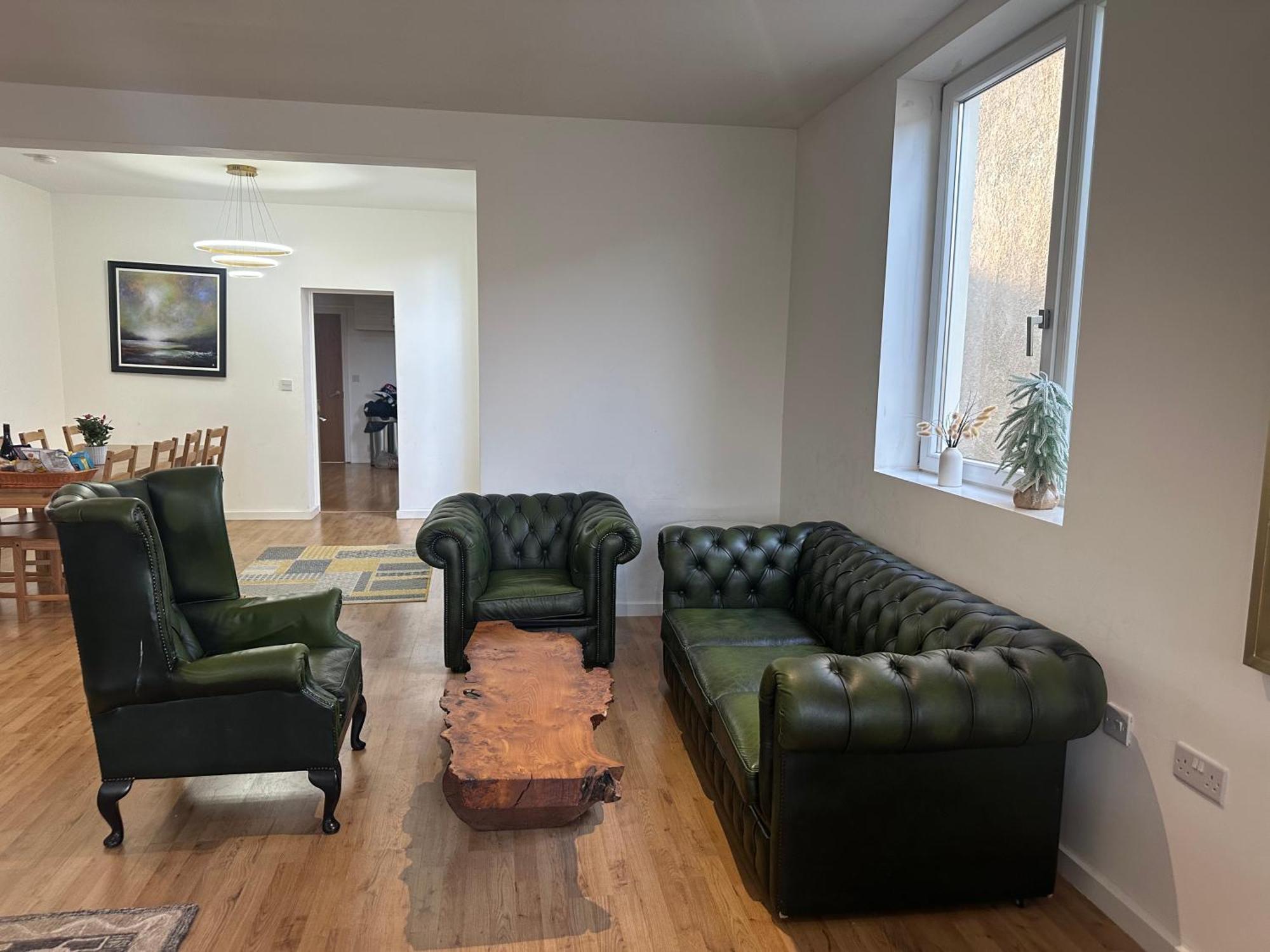 North London Spacious: 7-Bedroom Group Retreat with Gym Exterior photo